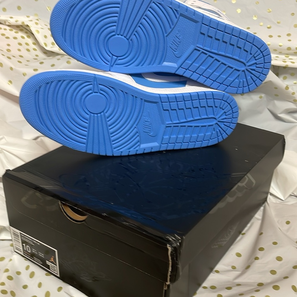 Nike Air Jordan 1 High Blue White Sneakers - Picture 2 of 2